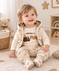 3-delige Baby Kledingset Camping Fun Beige – Shirt, Broek & Bodywarmer