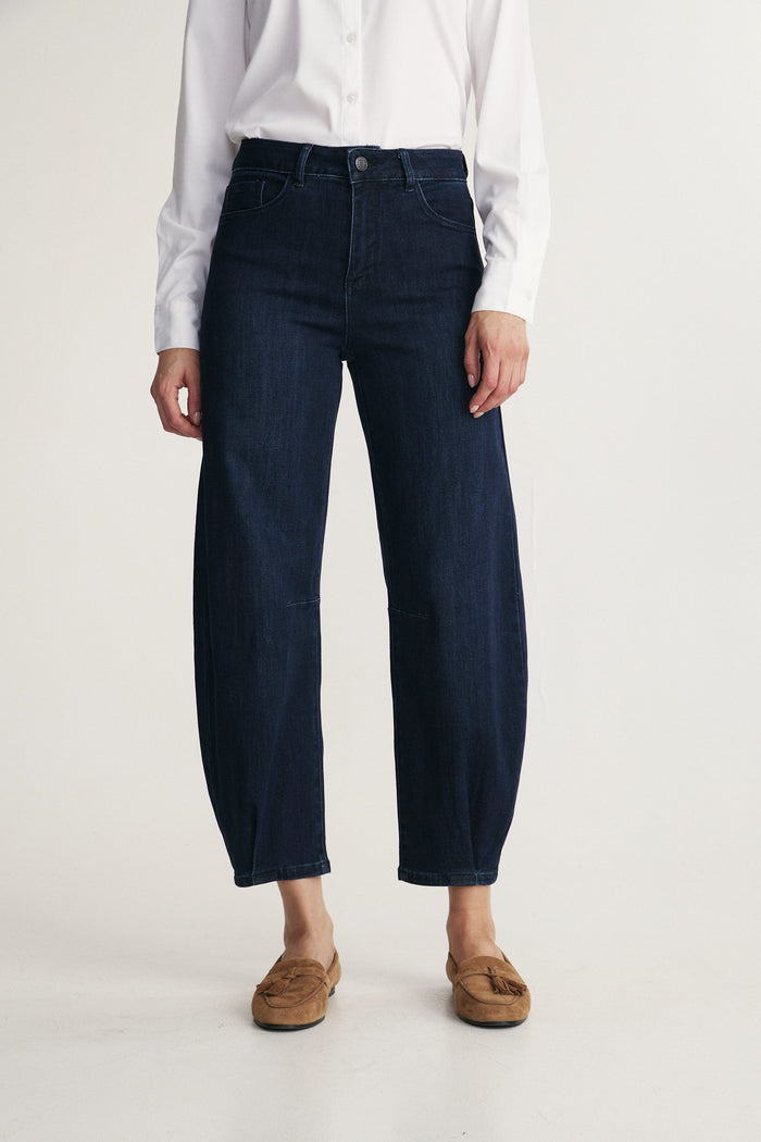 Barrel jeans with pleated hem