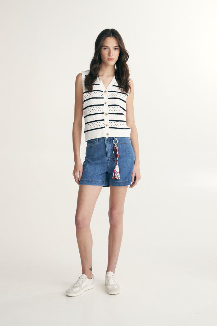 Buttoned sweater vest