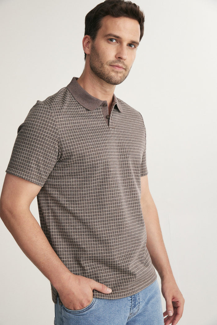 Check polo