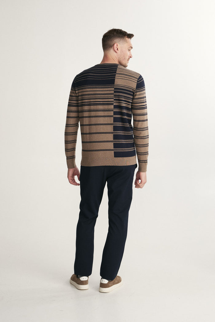 Color blocking long sleeve crew neck