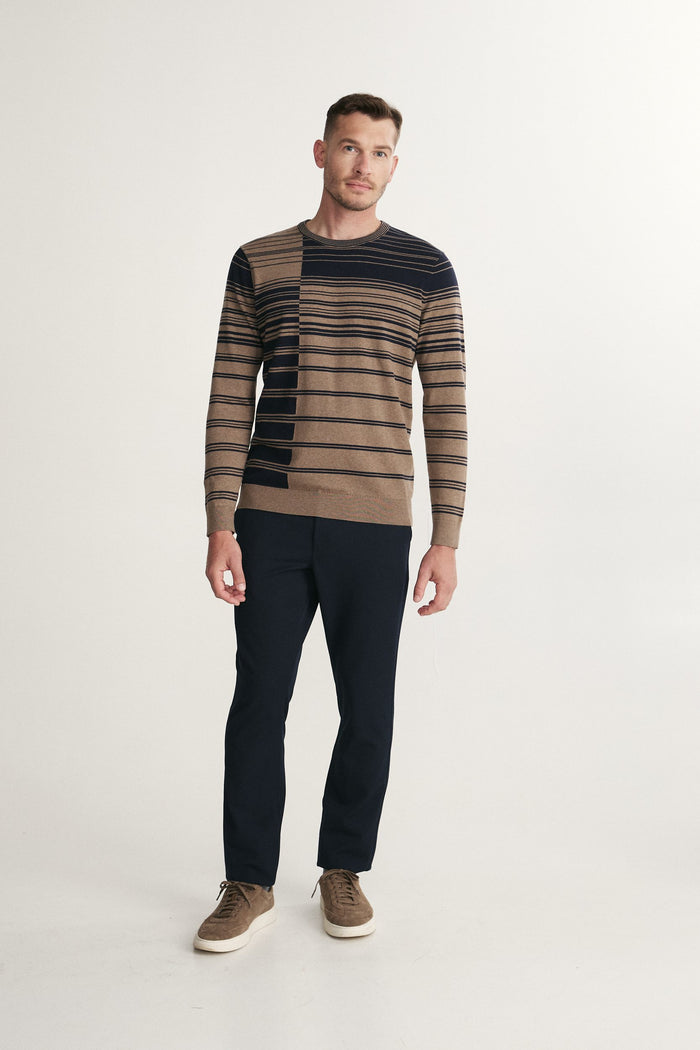 Color blocking long sleeve crew neck