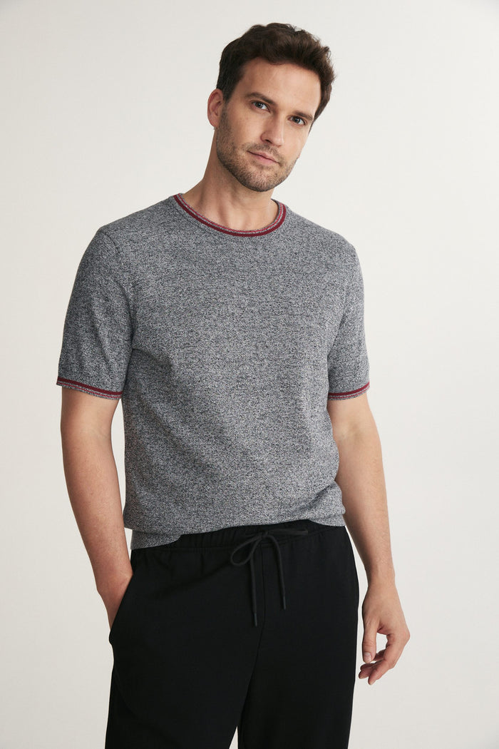 Contrast details short sleeve sweater