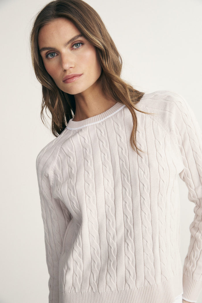 Crew neck cables sweater