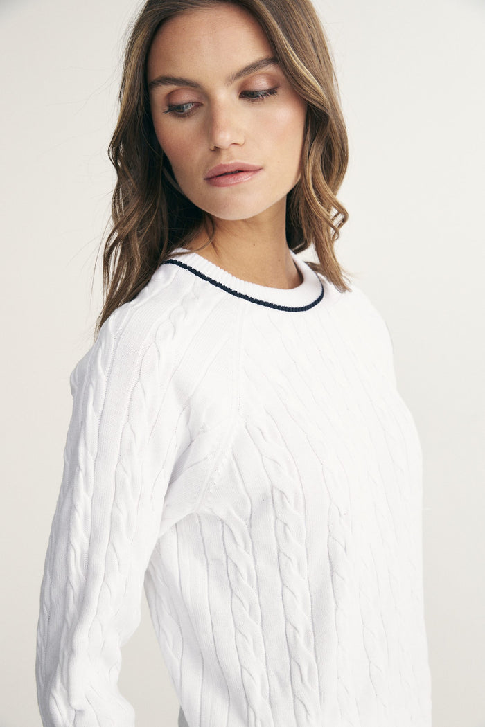 Crew neck cables sweater