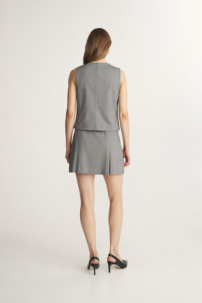 Crew neck vest