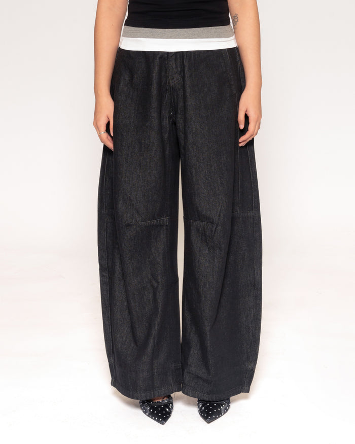 Curveball Barrel Jeans