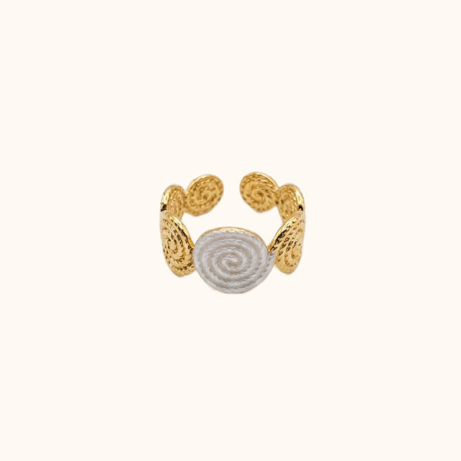 Elegant spiral ring