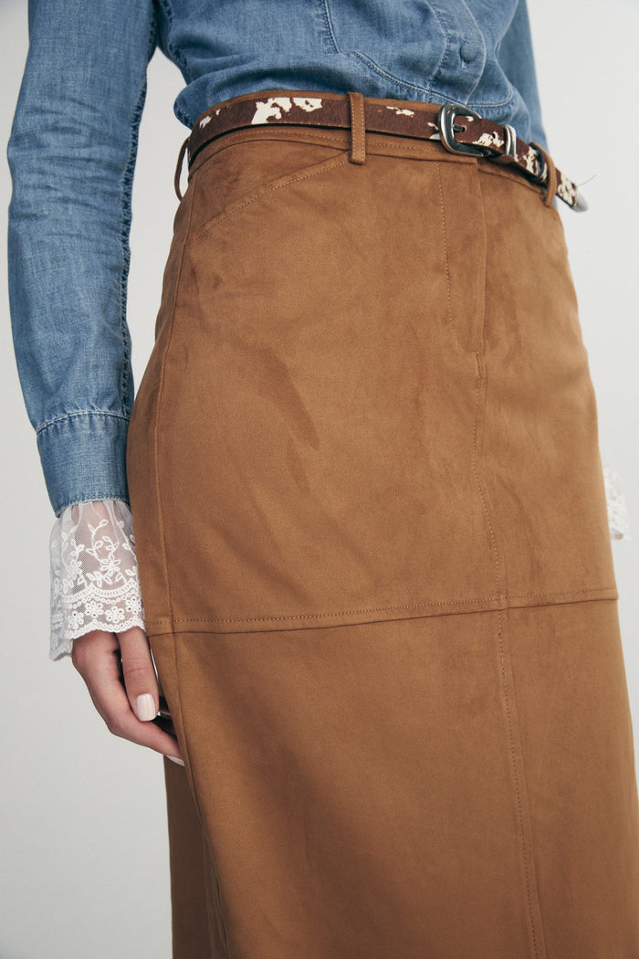 Essential leather belt
