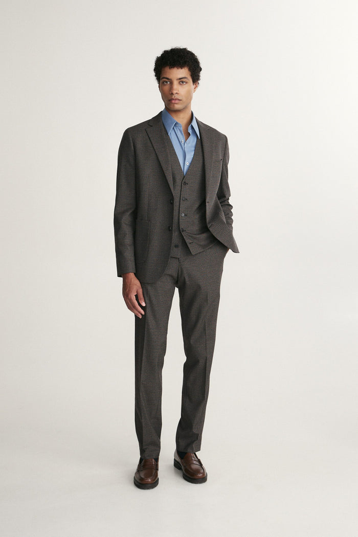 Fitted houndstooth vest