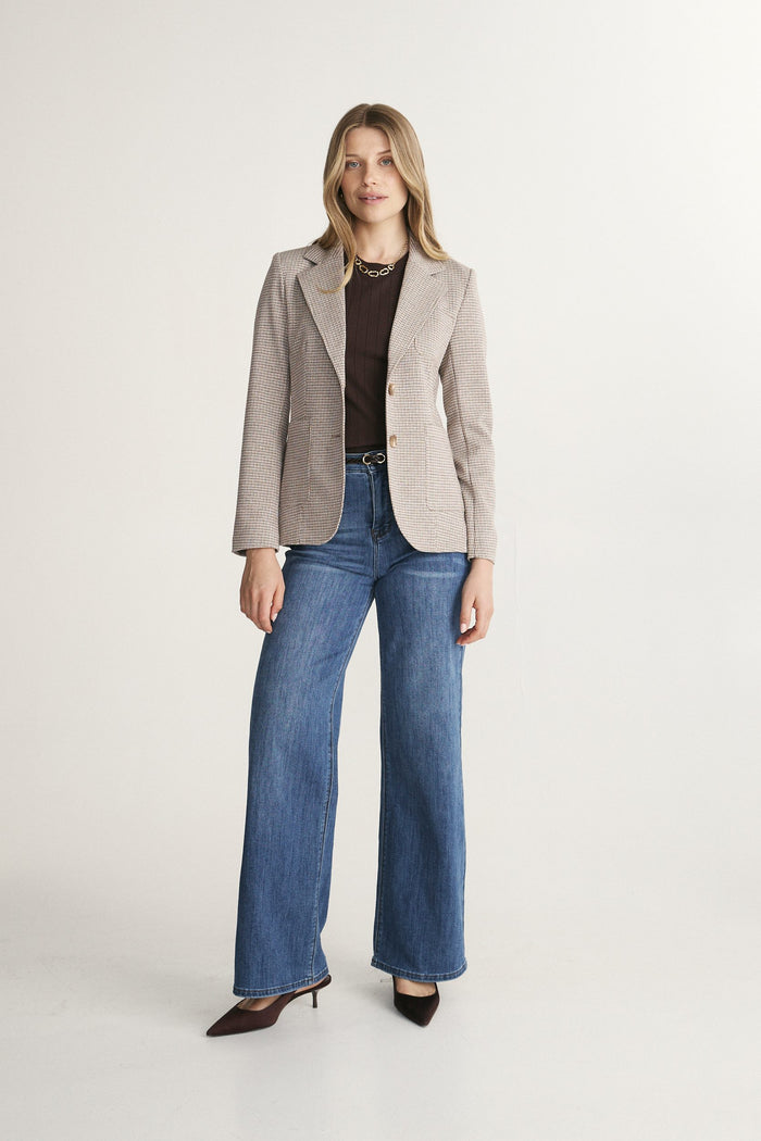Fitted jacket