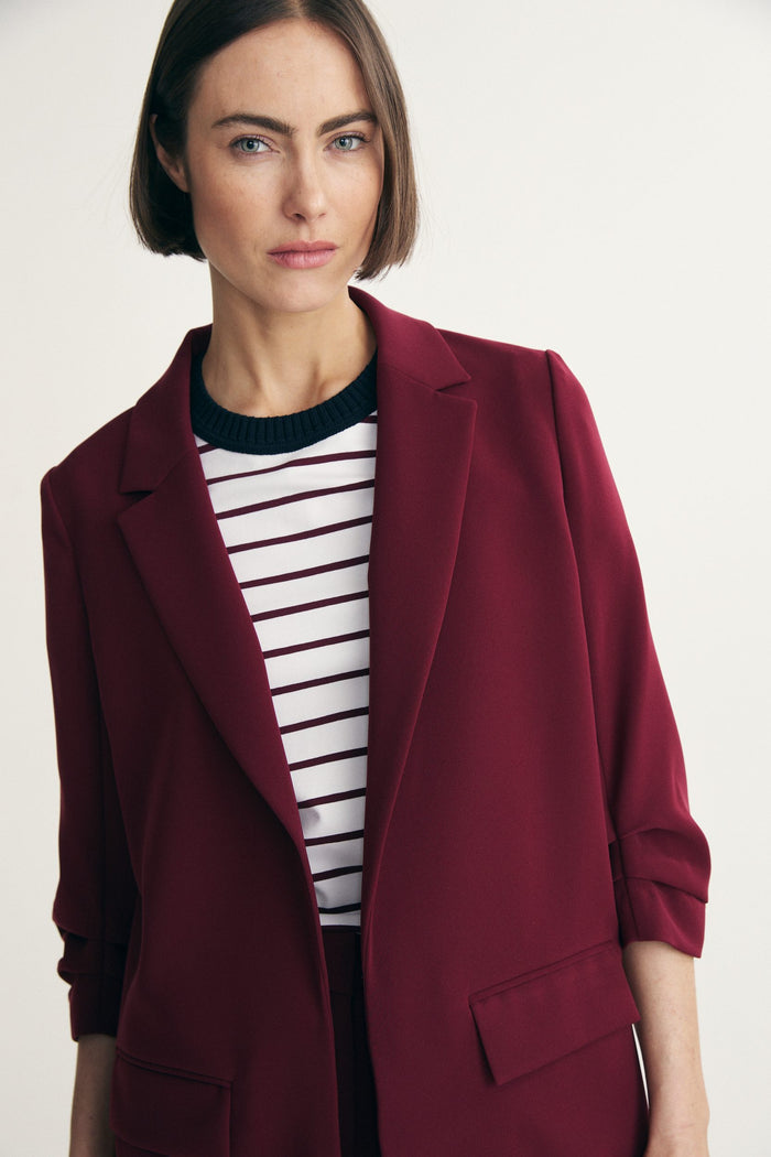 Fluid straight blazer