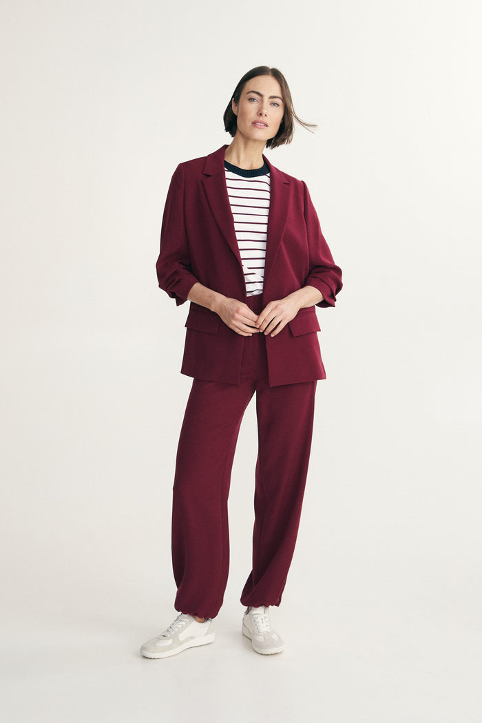 Fluid straight blazer
