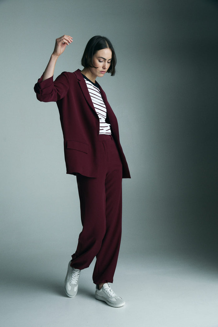Fluid straight blazer