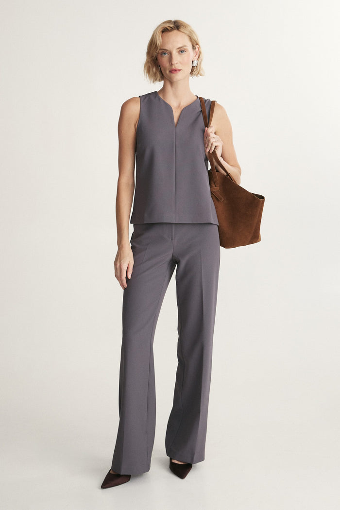 High V neck sleeveless blouse