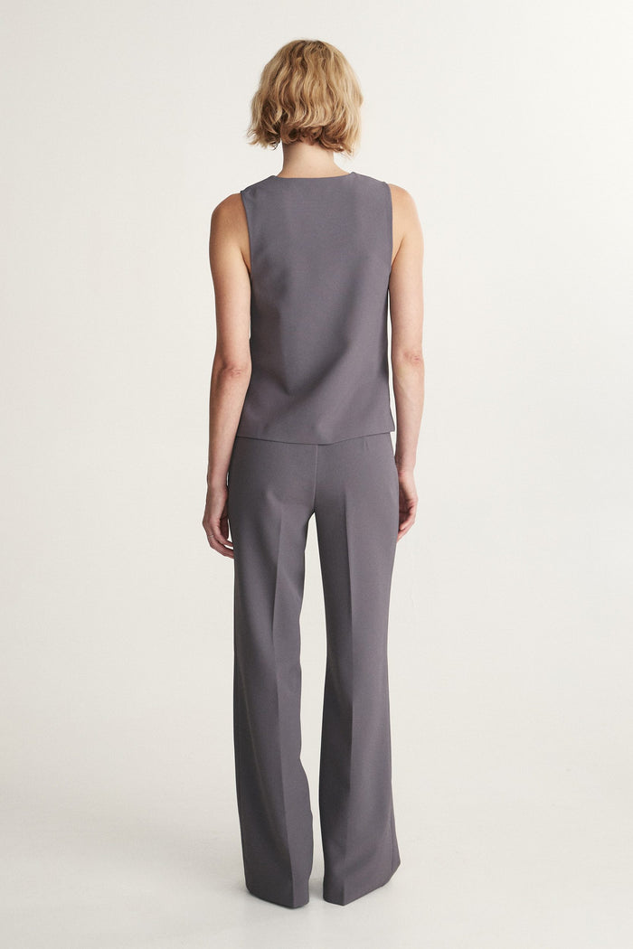 High V neck sleeveless blouse