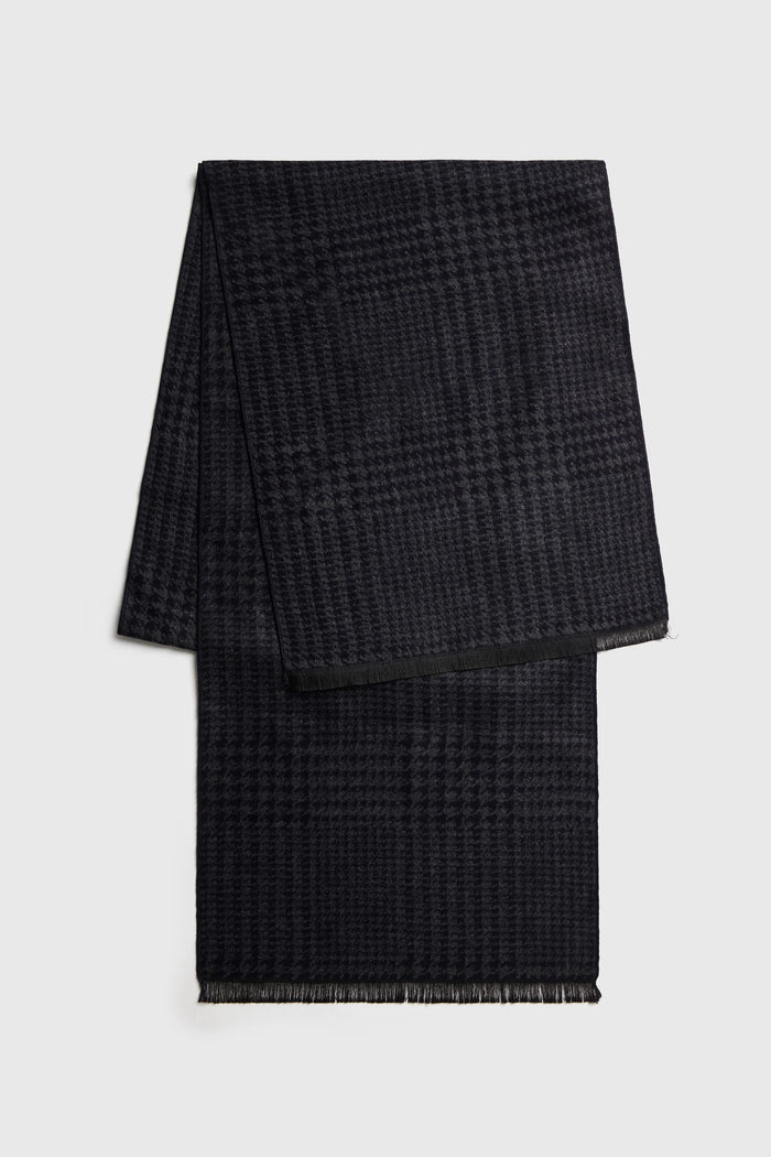 Houndstooth design brushed scarf