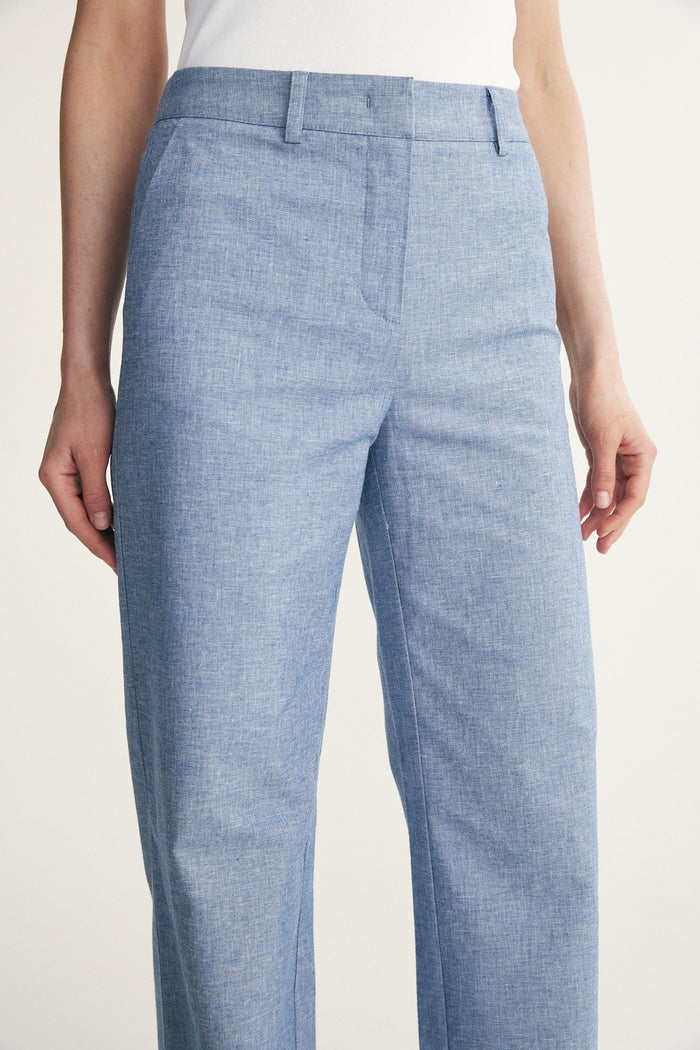 Linen pants with elastic back