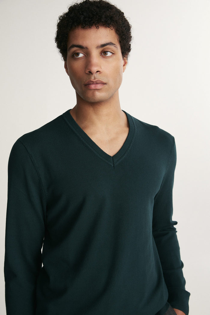 Long sleeve V-neck