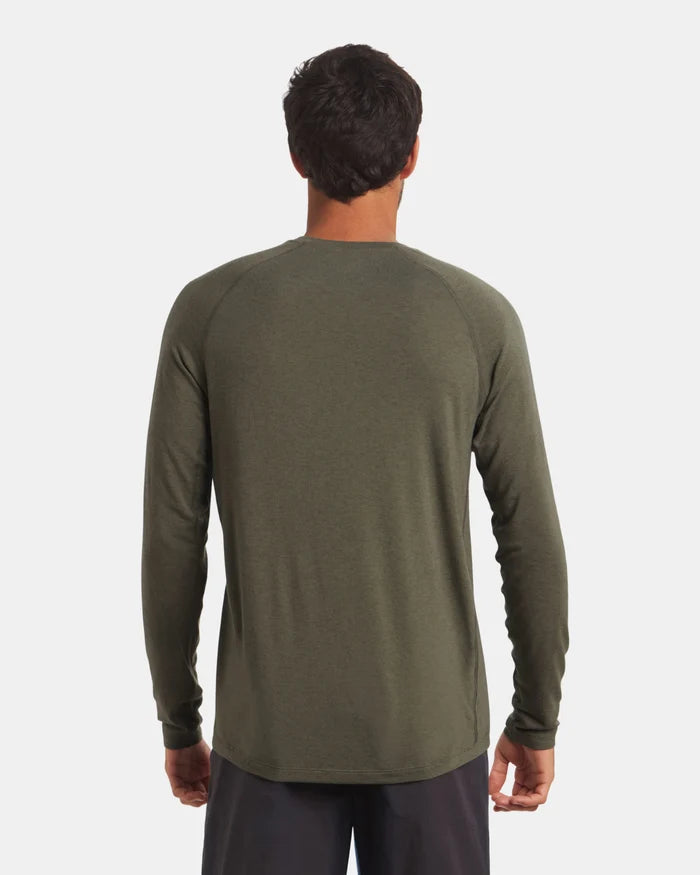 Back view of Men’s Sol Crew long-sleeve UPF shirt in Andean Moss showing raglan sleeves and relaxed fit on model