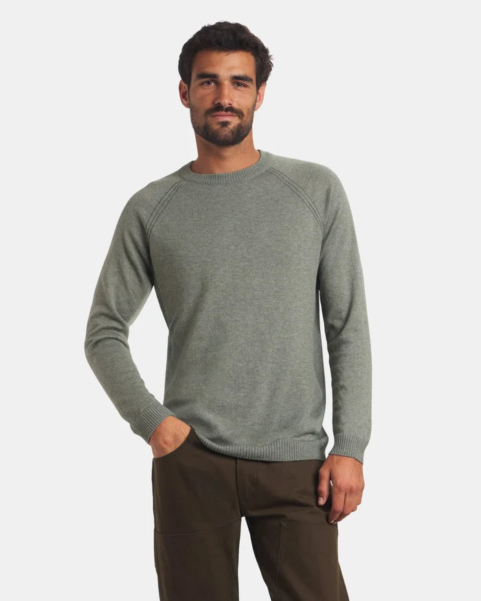 Front view of Men’s Ultralight Crew in lichen green on male model, regular fit with crewneck and raglan sleeves on white background