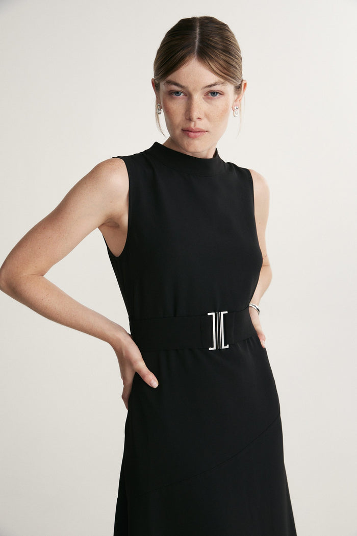 Mock neck sleeveless maxi dress