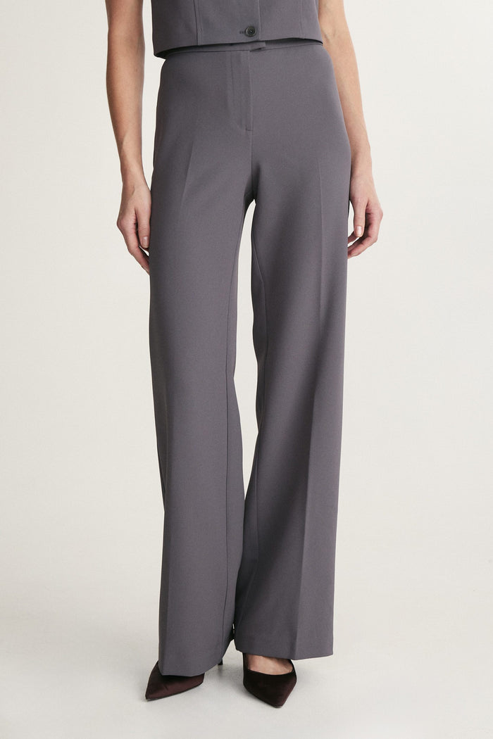 Modern pant