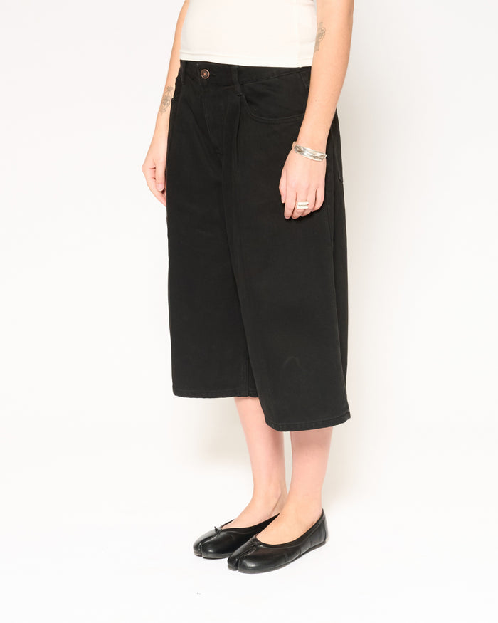 On Air Black Jorts