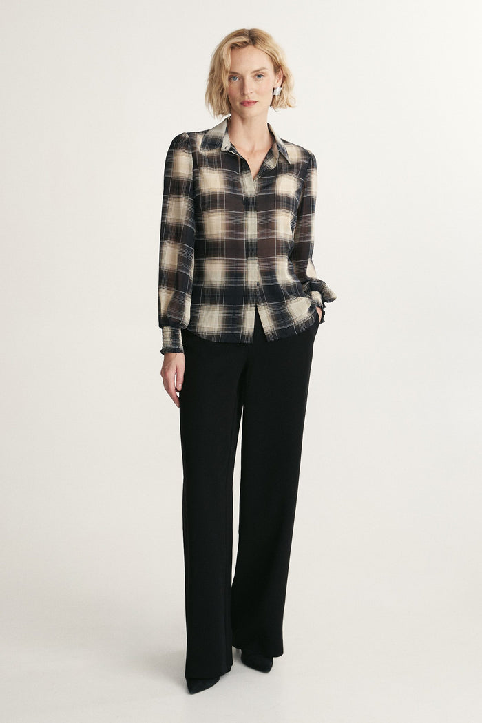Plaid shirt with ruching sleeve