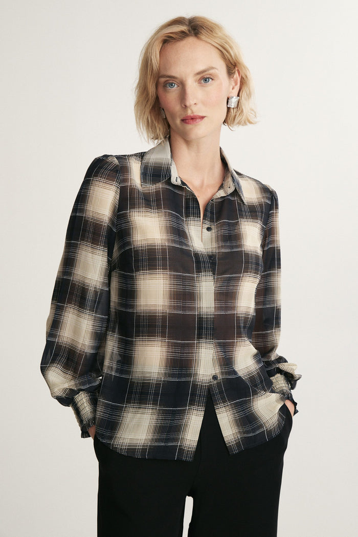 Plaid shirt with ruching sleeve