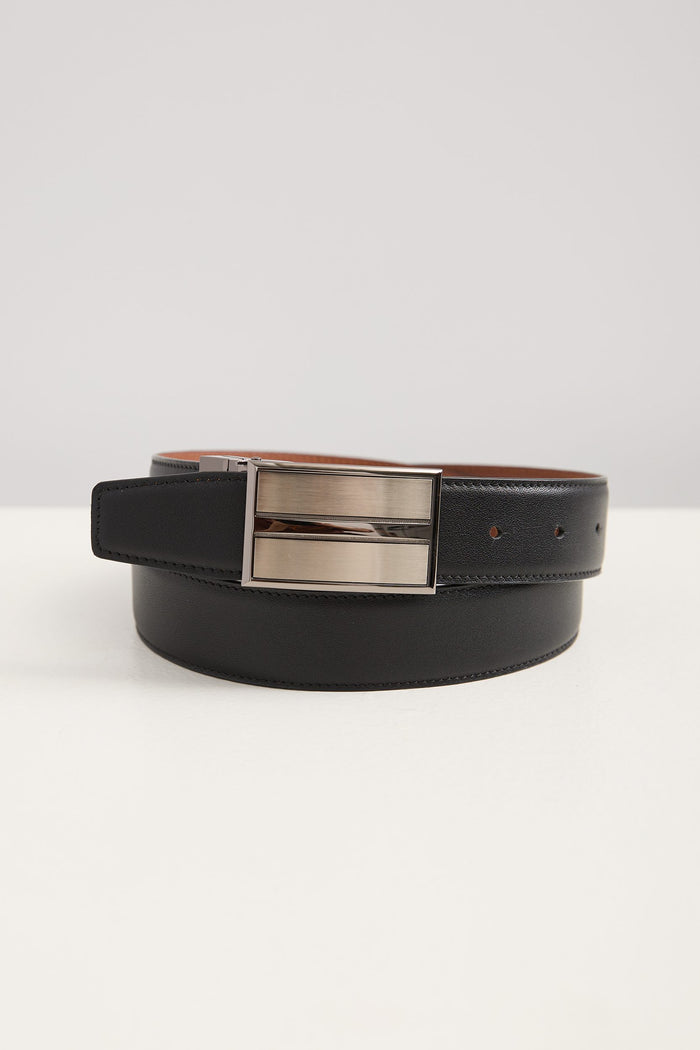 Plate buckle reversible leather belt