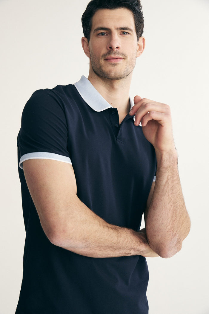 Polo with contrast collar