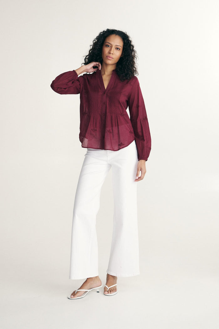 Puffy sleeve shirt with embrodery