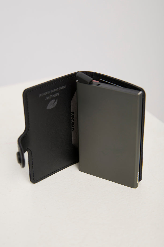 RFID blocking plant-based leather wallet