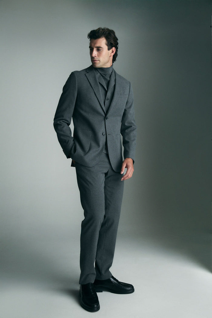 Semi-fitted flannel vest with collar