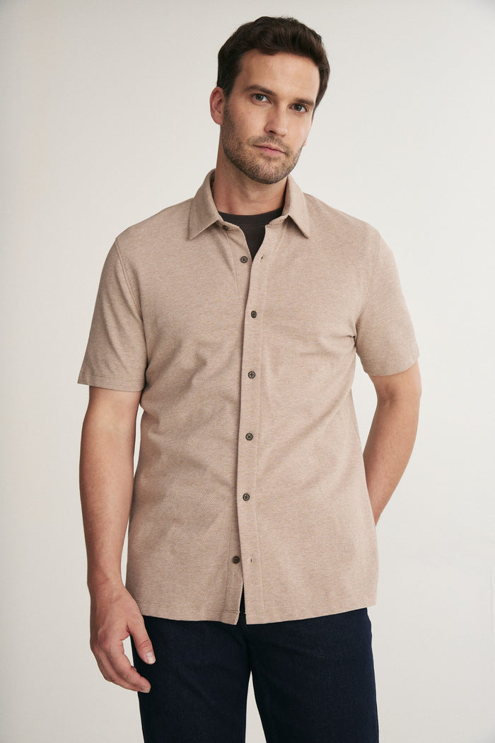 Short sleeve textured knitted shirt