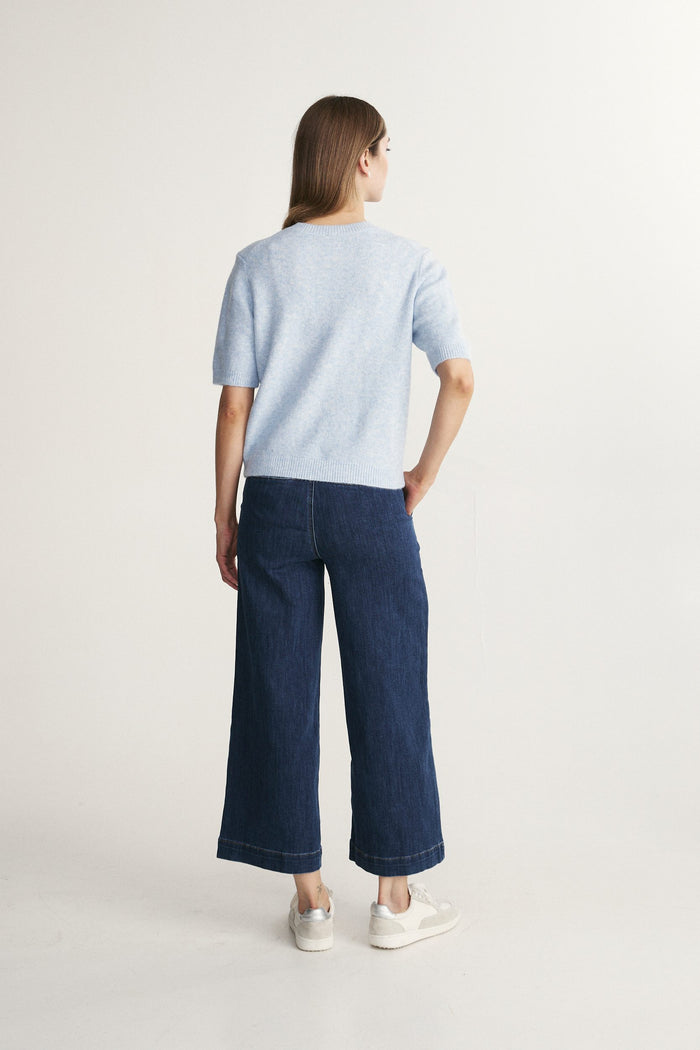 Short sleeves sweater