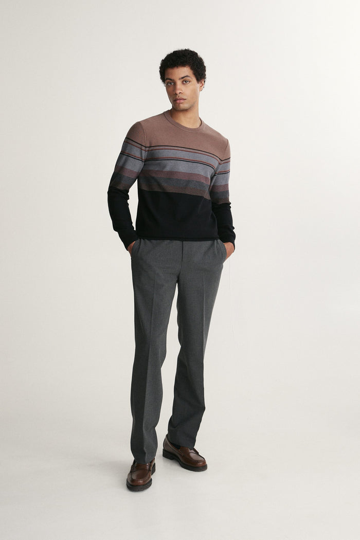 Side pockets Relaxed pant