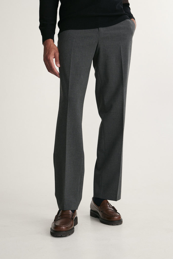 Side pockets Relaxed pant