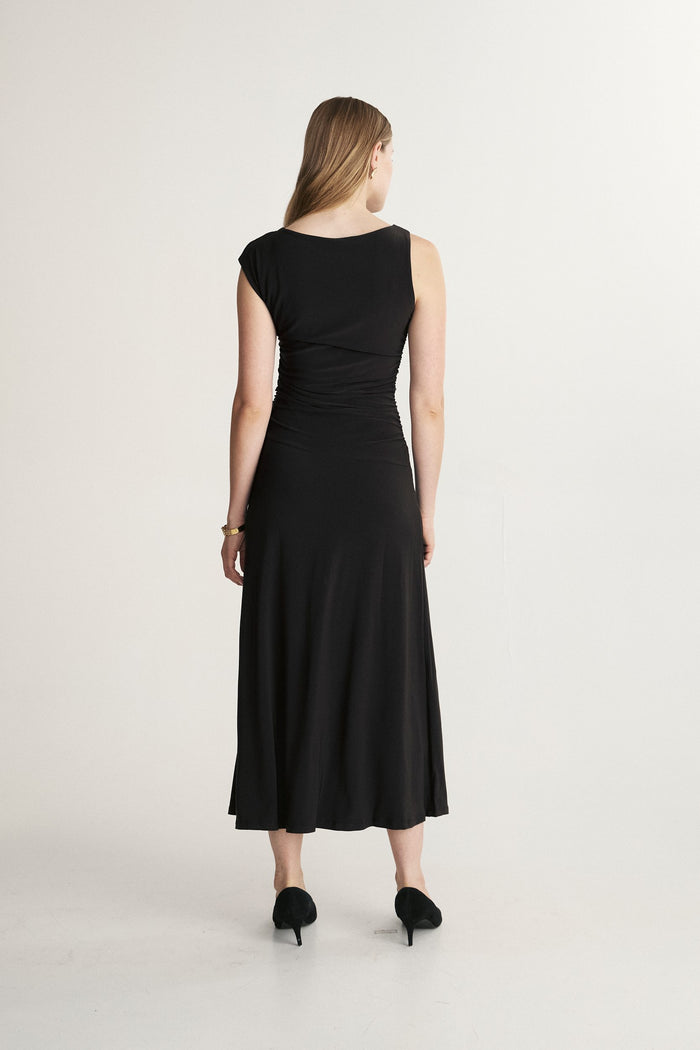 Sleeveless maxi dress