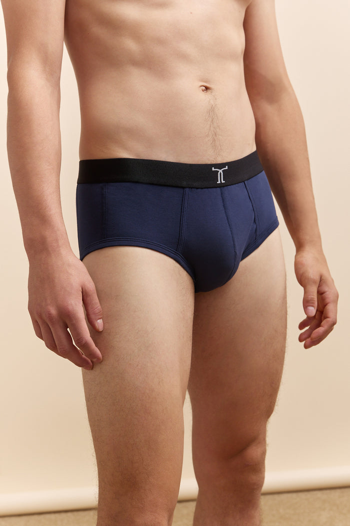 Solid colour brief