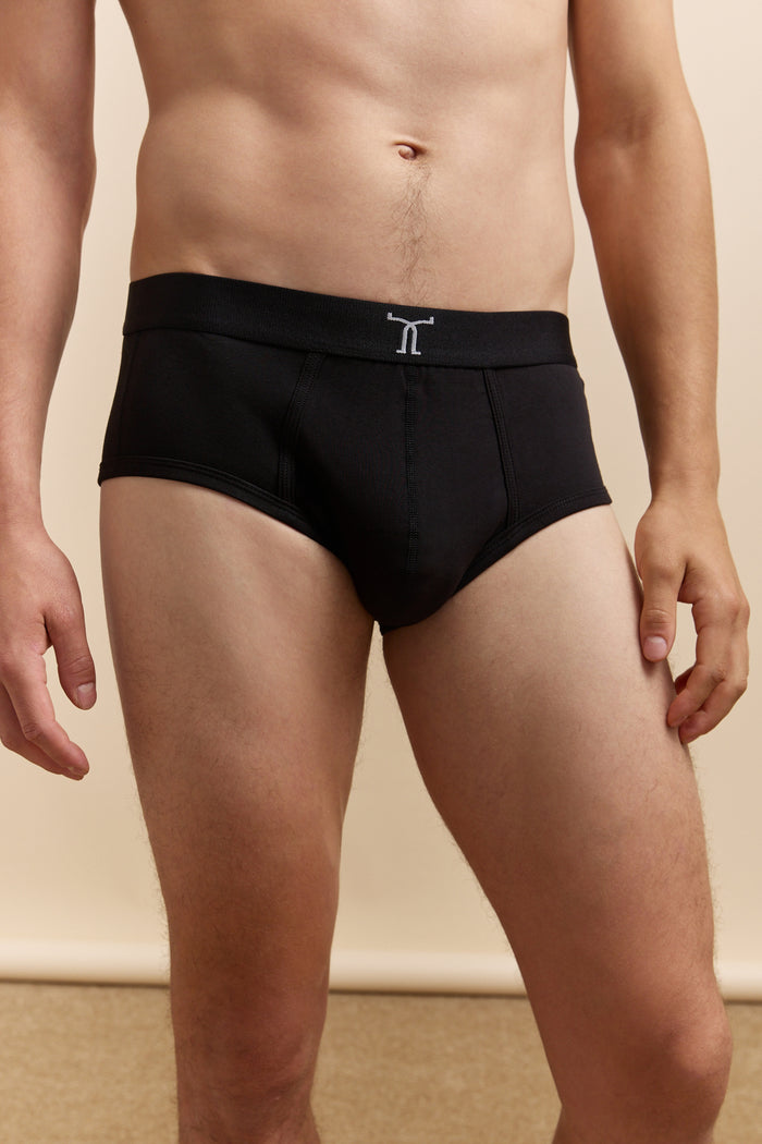 Solid colour brief