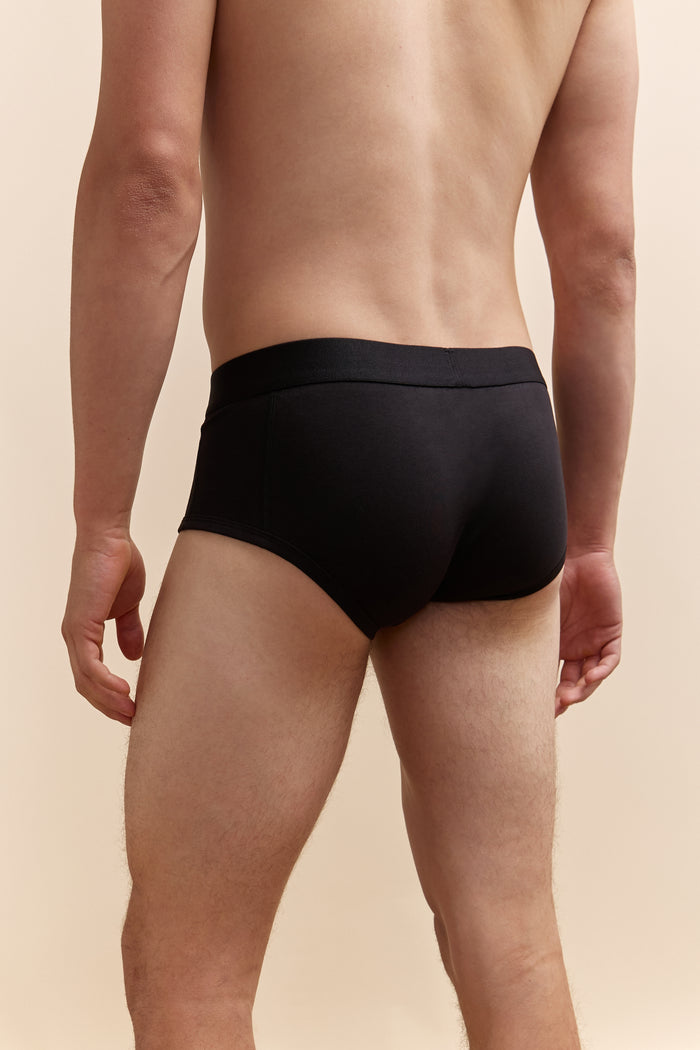 Solid colour brief
