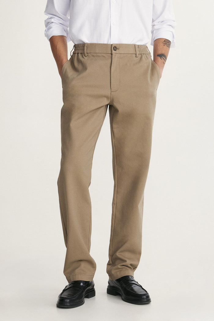 Straight leg pant with elastic sides