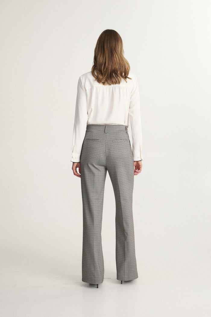 Stretch pant with elastic waist