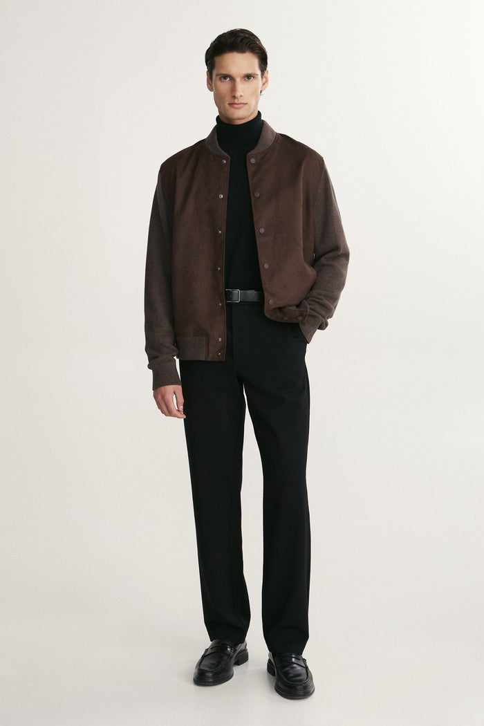 Urban pant with hidden elastic