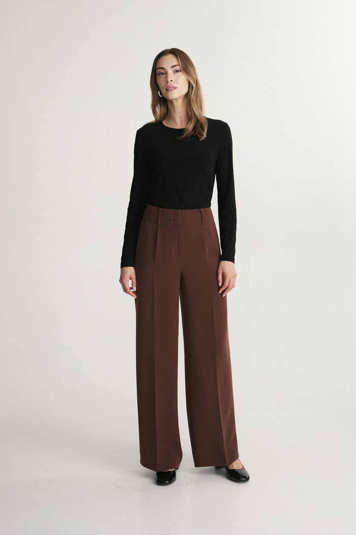 Wide leg fluid pant with pleats