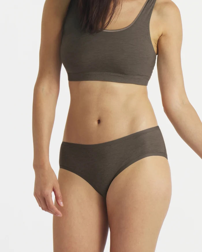 Melina is 5'6", chest 32", waist 24.5", hips 36" and wearing a size S.