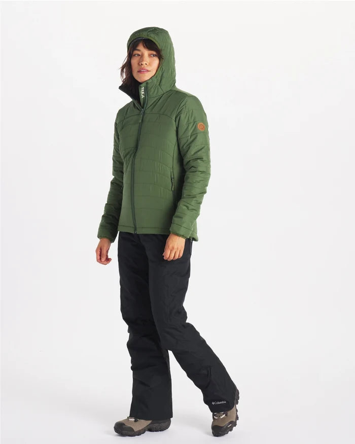Three-quarter view of women’s PAKAFILL midweight puffer jacket in green on model, showing hood, quilting, and zip pockets